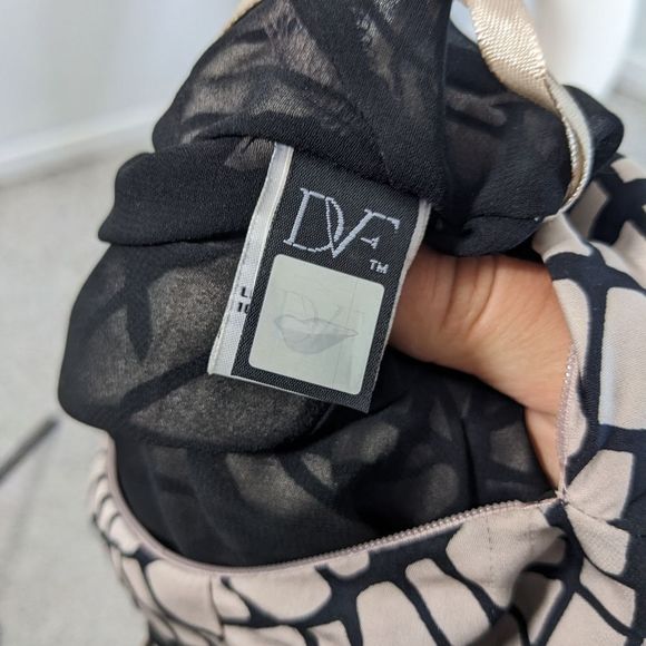 Diane Von Furstenberg Black and Cream Midi Dress - Picture 4 of 10